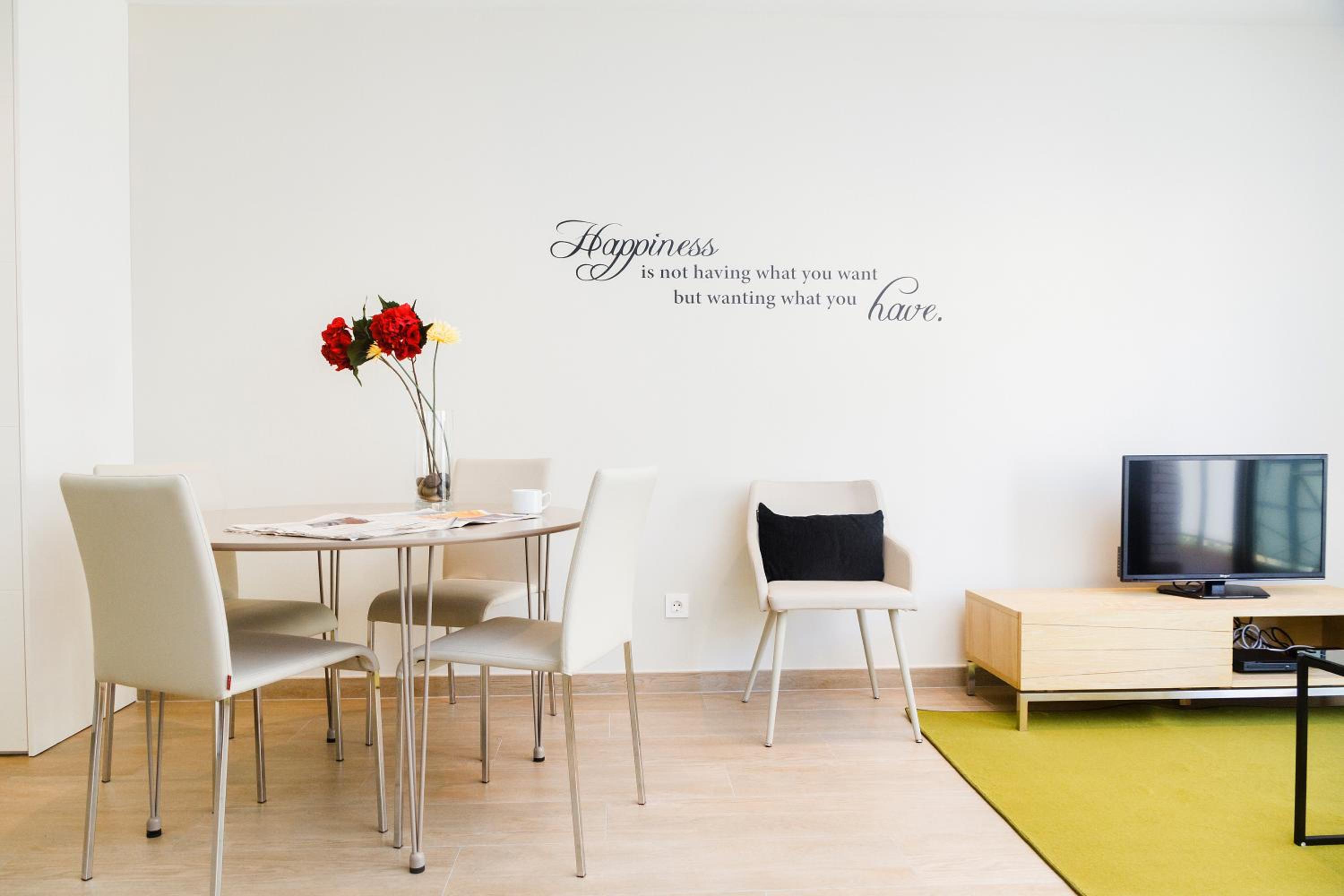 Feelathome Plaza Apartments 34/51
