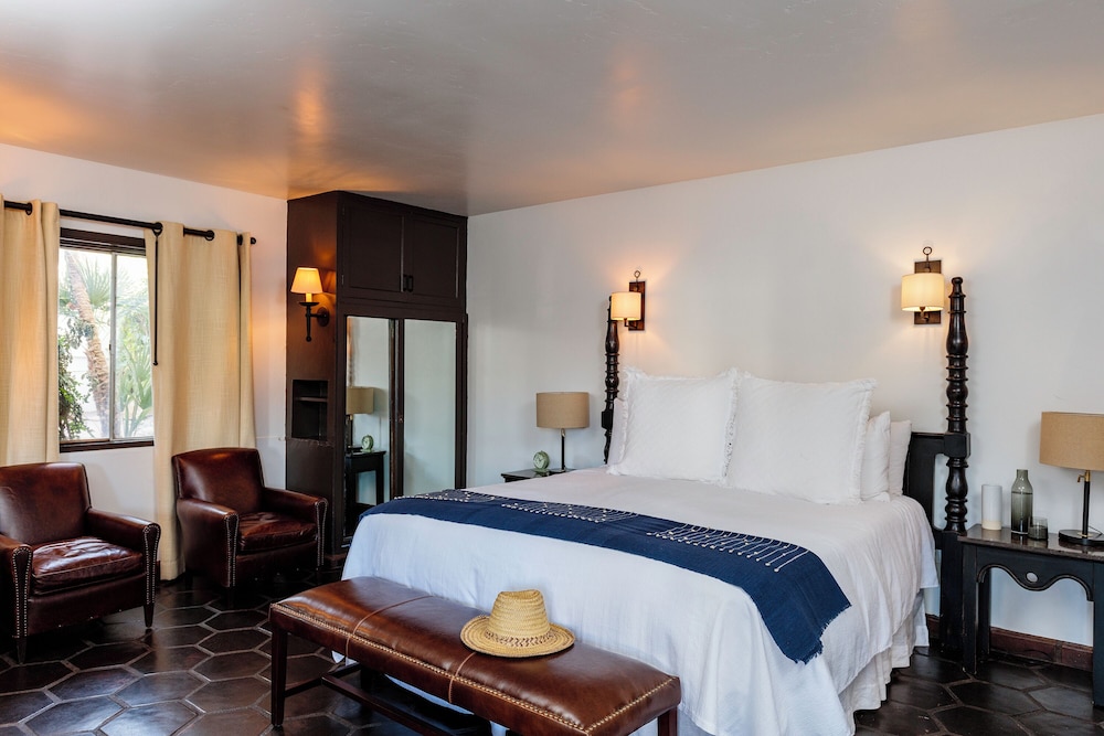 Estate, Guest Room, Deluxe, King Bed، Ingleside Estate Hotel & Bungalows- Adults Only 2/4