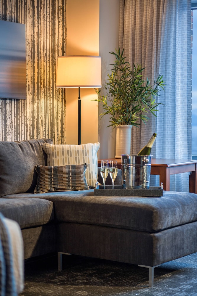 Courtyard Marriott Burlington Harbor 23/48