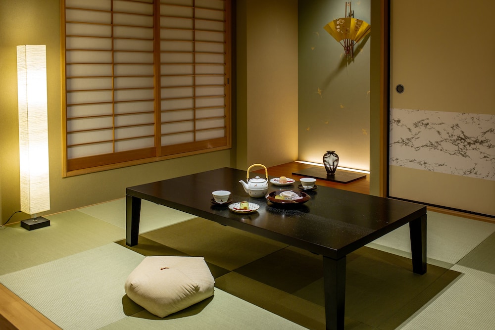 Hauza Kyoto Gojo-Karasuma 25/32