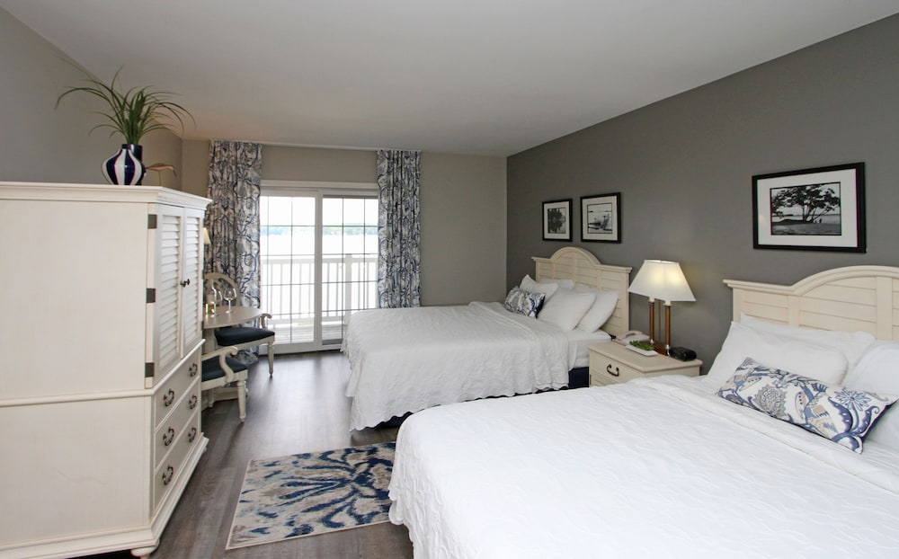 Bay Pointe Inn 19/50