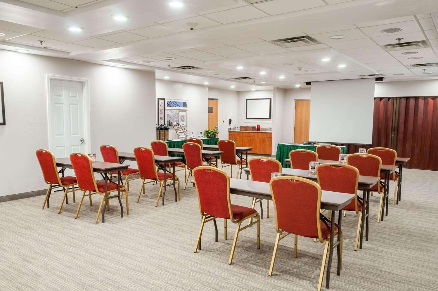 Country Inn and Suites By Radisson Cookeville TN 44/48