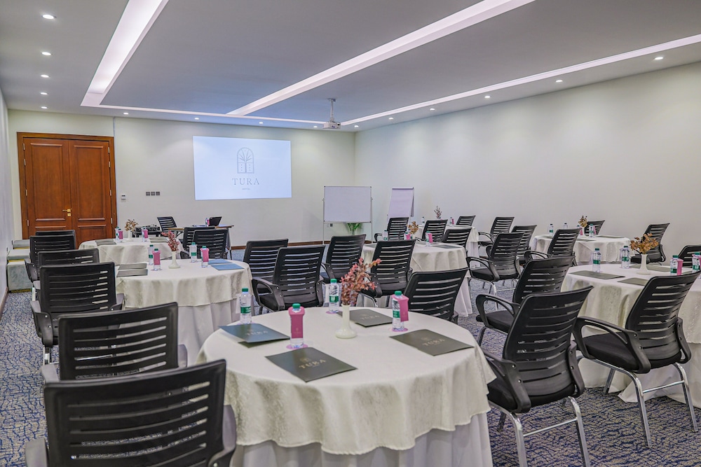 فندق كارم الرياض(Tura Hotel AlNuzha) 37/43