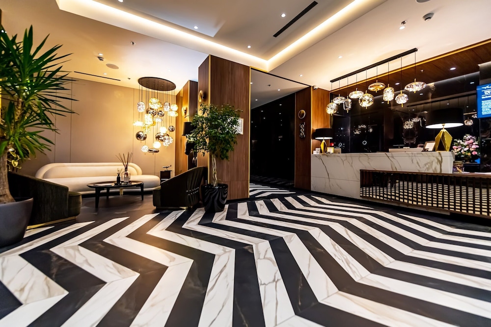 Sky Airport Hotel 3/61
