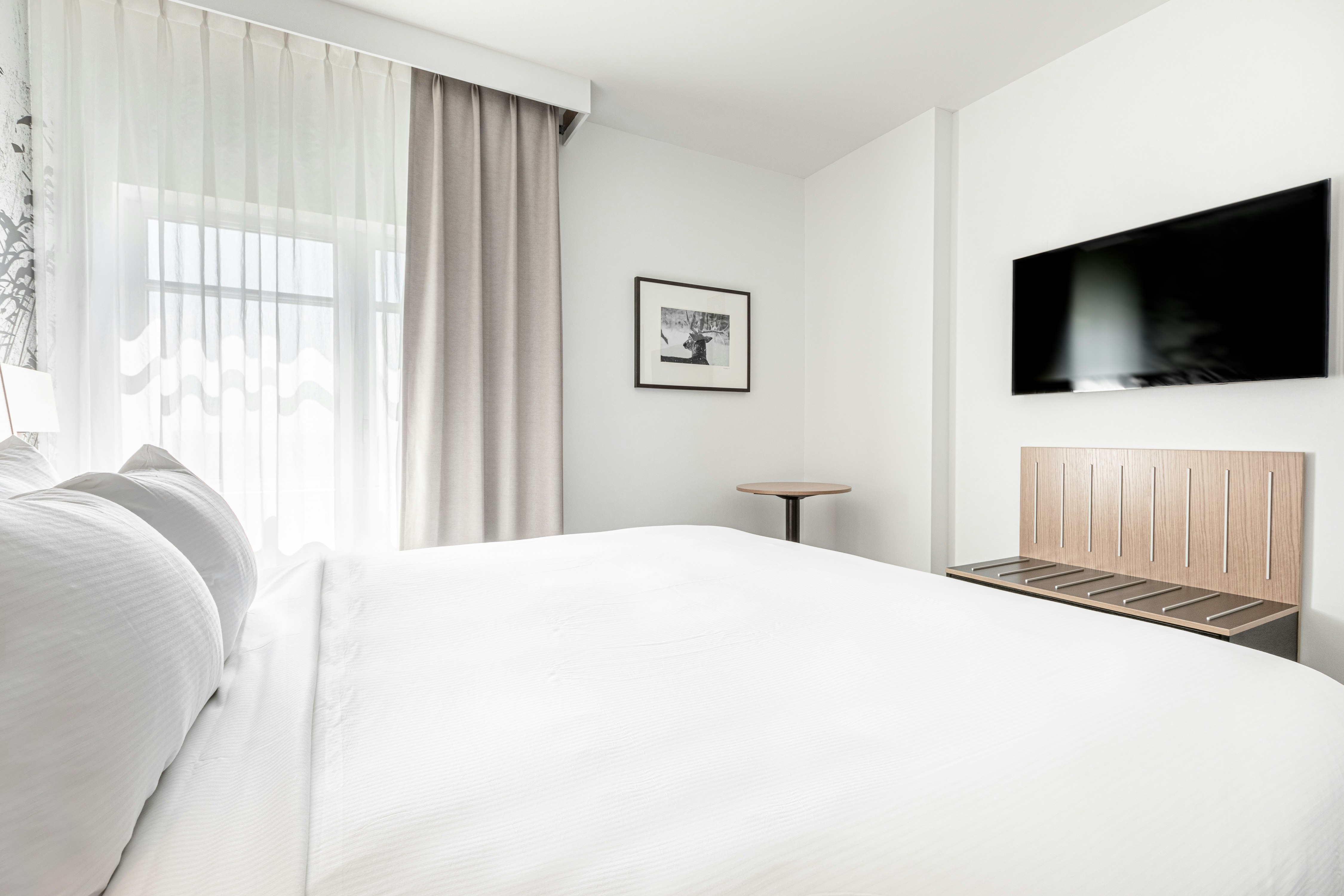 FITNESS, KING BED