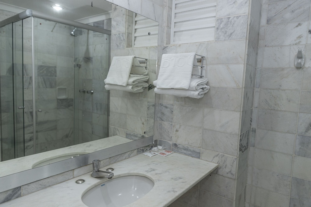 Hotel Doral Apucarana 32/38