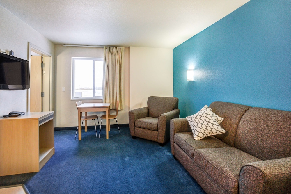 Days Inn by Wyndham Stony Plain 25/44