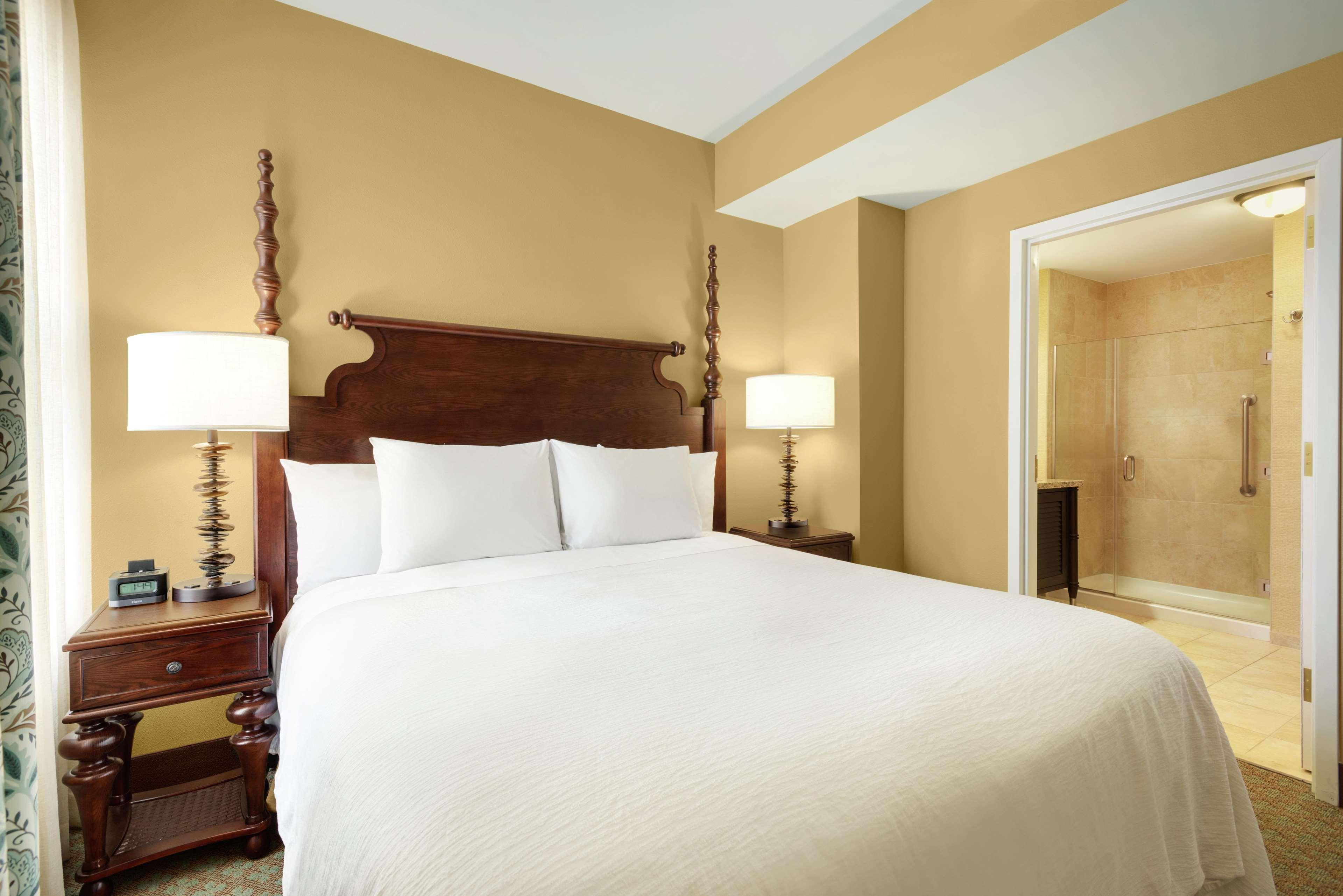 SUITE, KING BED, 2 QUEEN BEDS, ACCESSIBLE