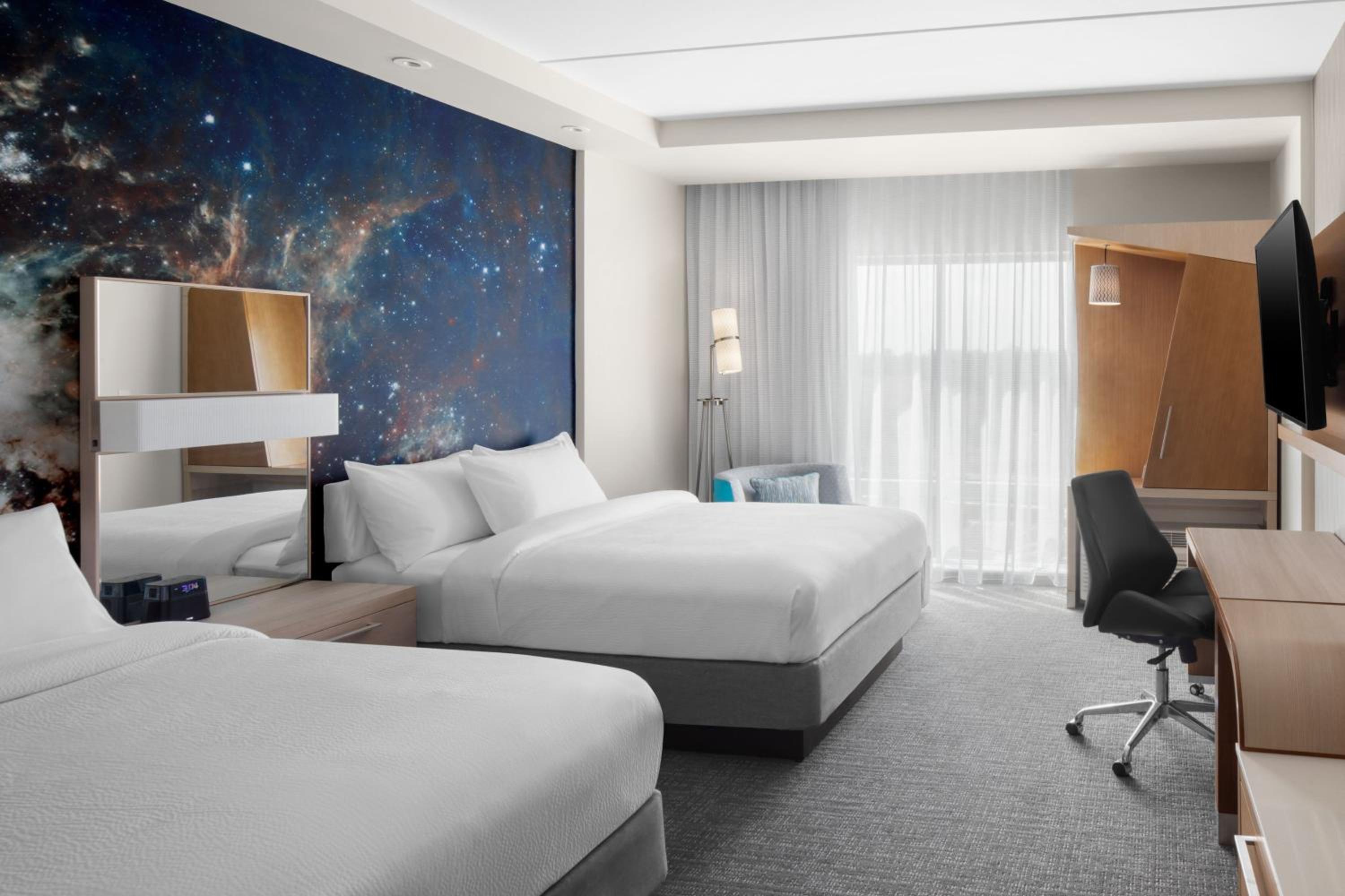 Room, 2 Queen Beds, Inland View