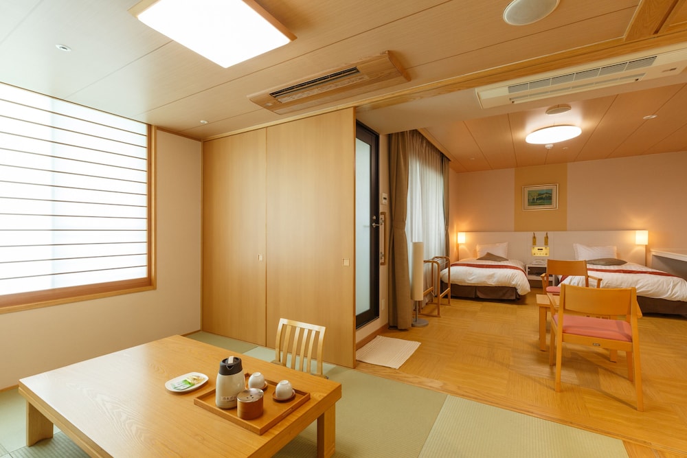 Kamenoi Hotel Yanagawa (ex Kanpo no Yado Yanagawa) 19/66