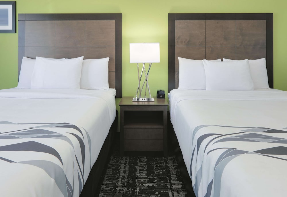 La Quinta Inn & Suites by Wyndham Tyler South 12/46