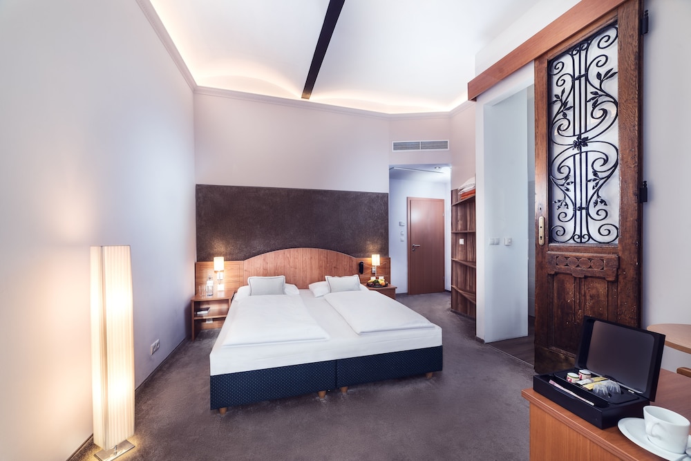Boutique Hotel Donauwalzer 10/76