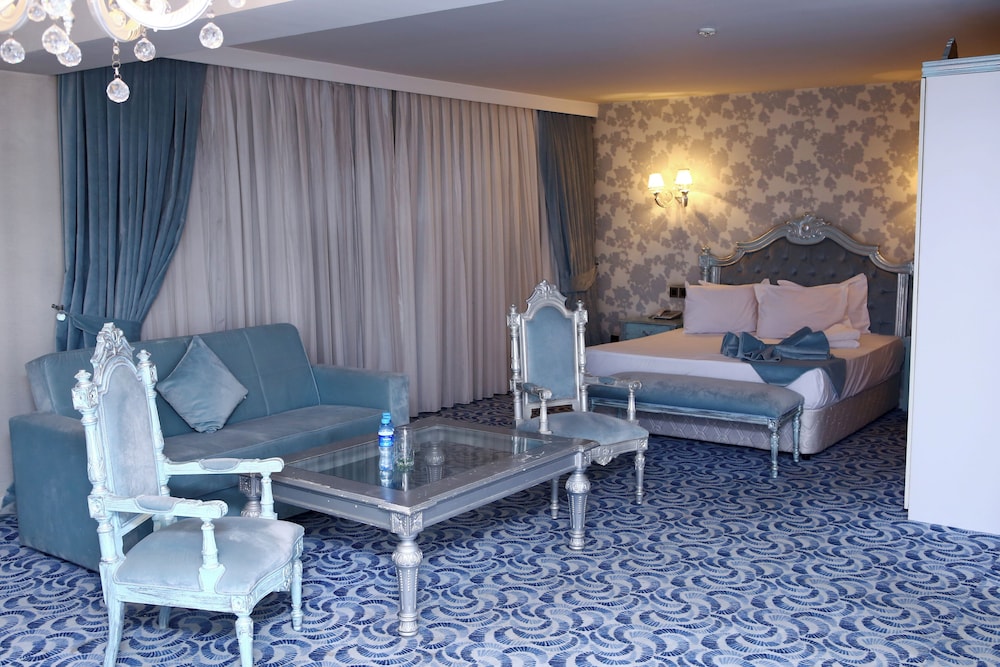 Deluxe Hotel Ganja 41/55