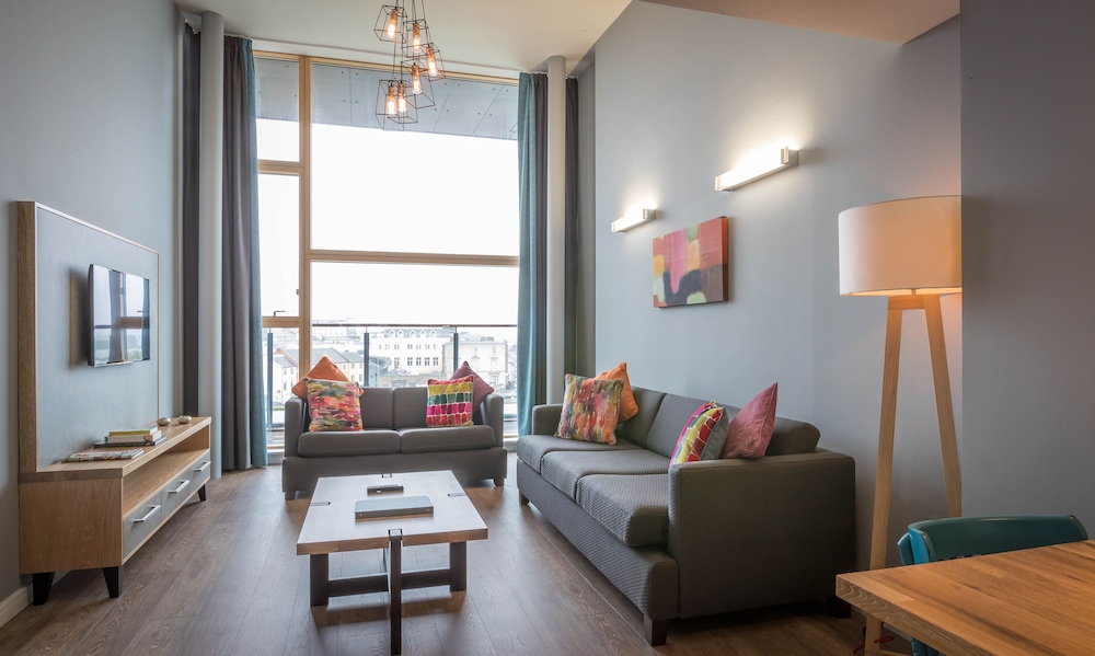 Talbot Suites at Stonebridge 22/30