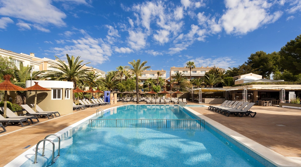 Insotel Cala Mandia Resort Spa 69/71