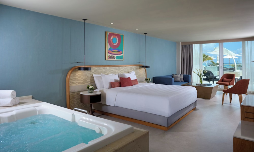 Royal, Rock, King Bed, Ocean View