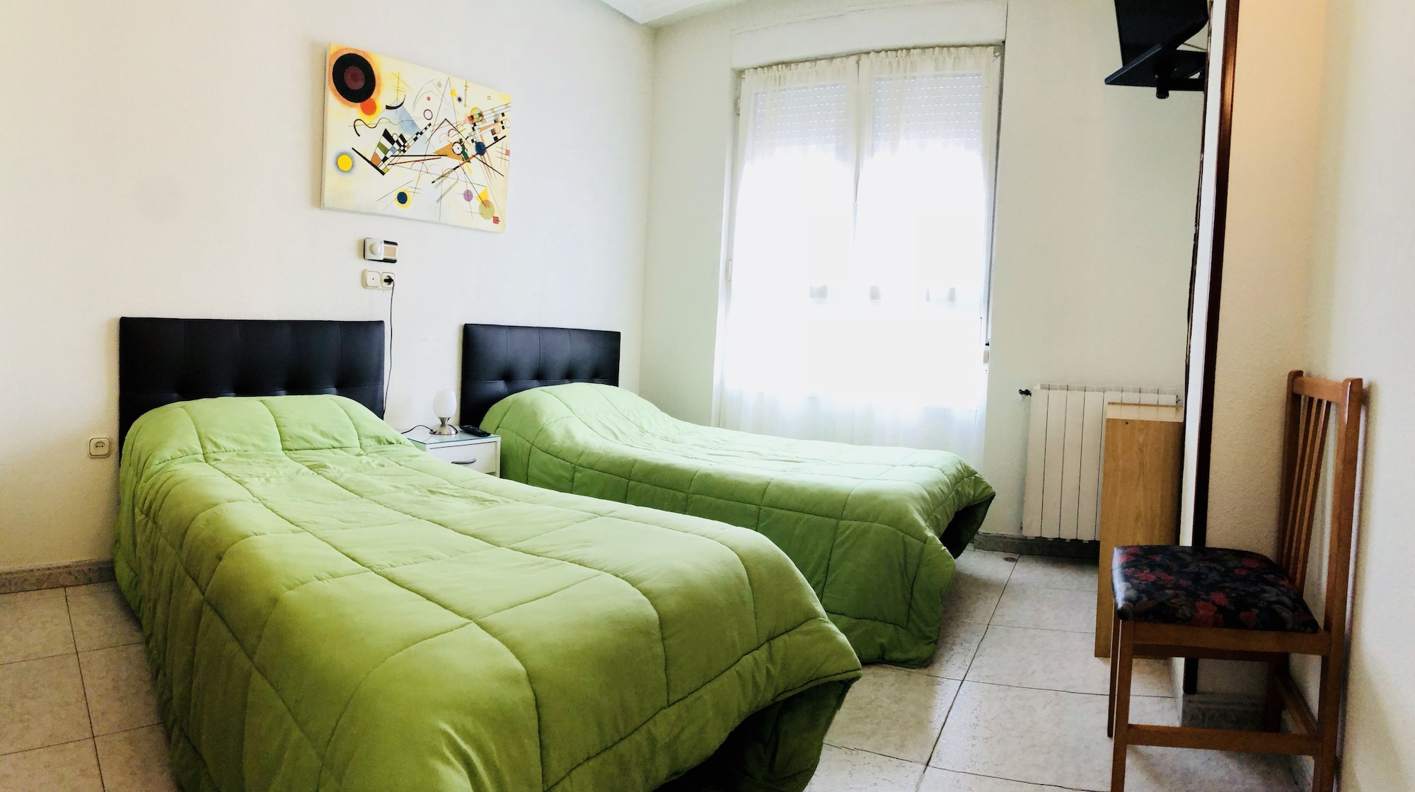 BASIC, TWIN BEDS