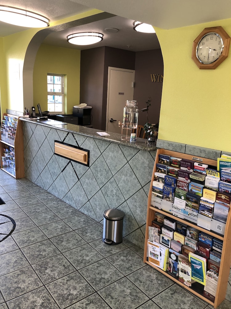 Cloverdale Wine Country Inn and Suites 5/47