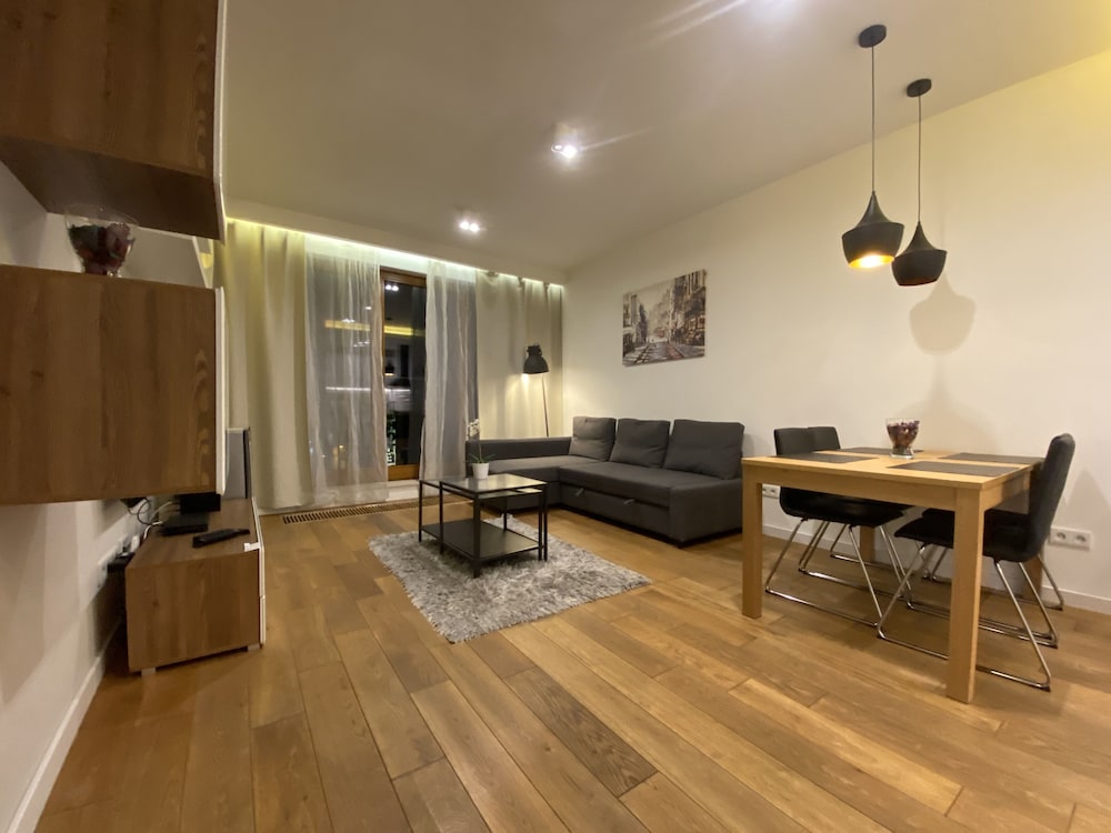 P&J Apartments 28/50