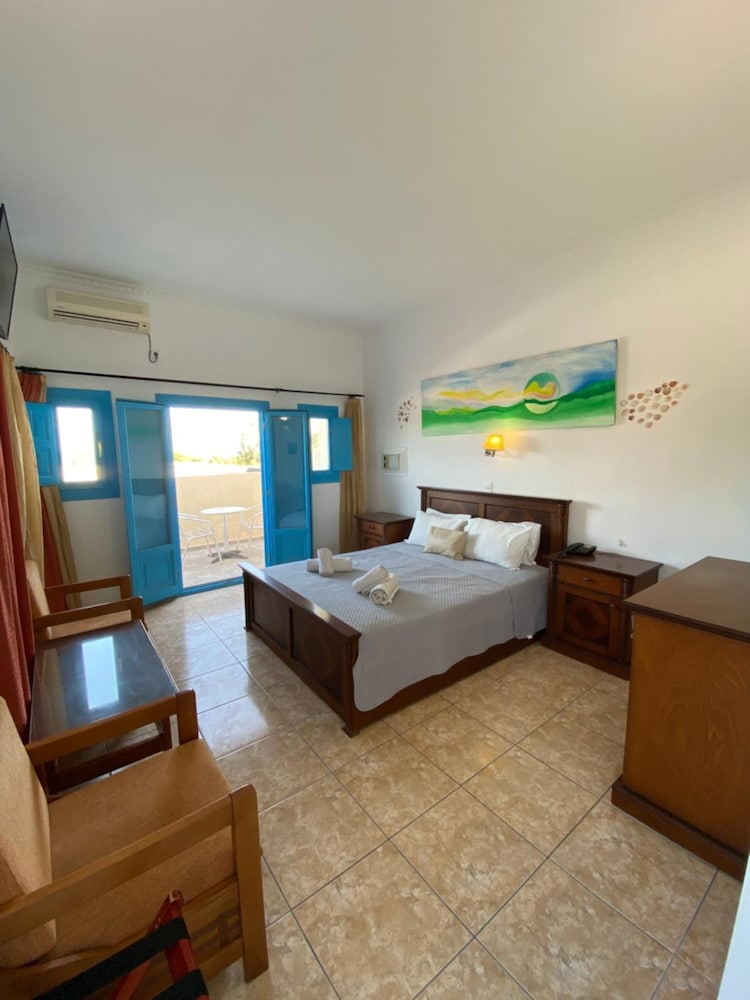 Perissa Bay Hotel 11/50