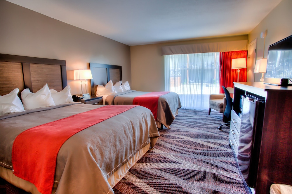 STANDARD, 2 QUEEN BEDS