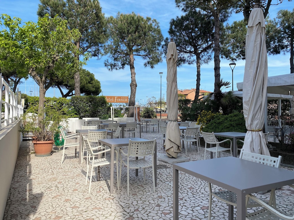 Franca Hotel 37/50