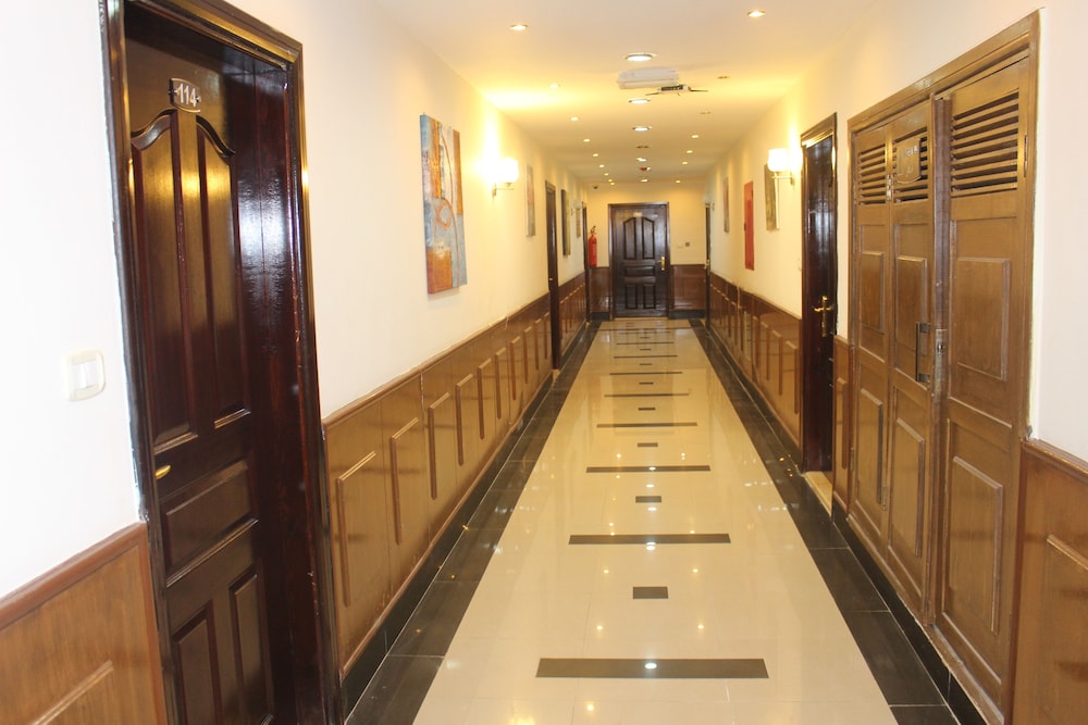 Sedrh Hotel 2/30