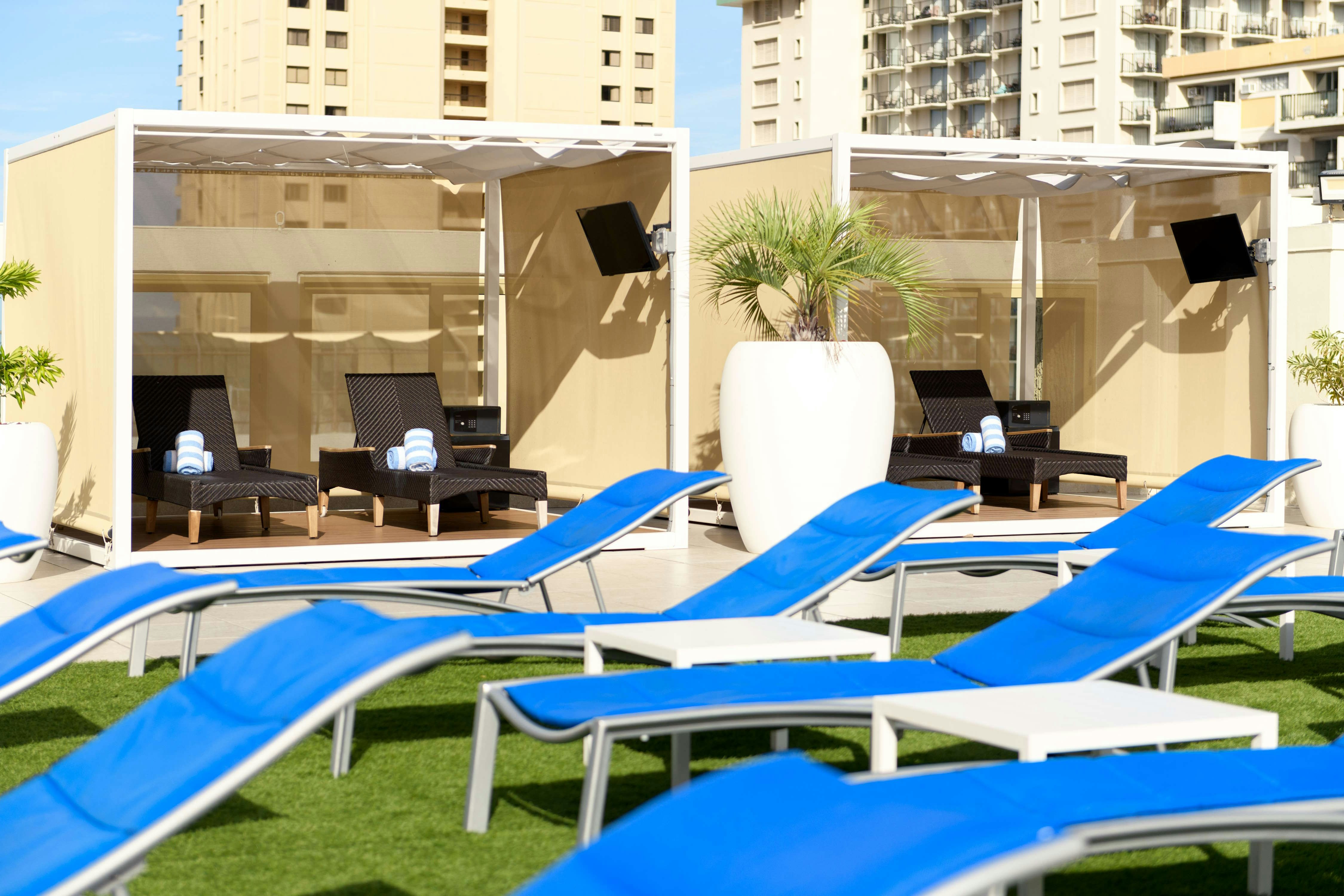Hilton Waikiki Beach Resort & Spa 44/50
