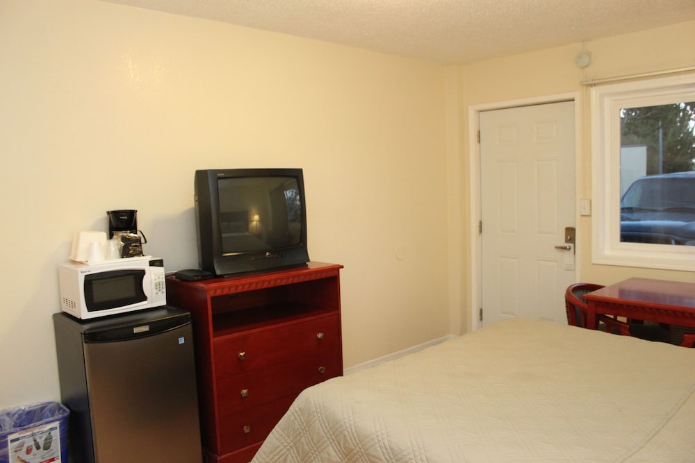 Budget Inn Lompoc 12/60