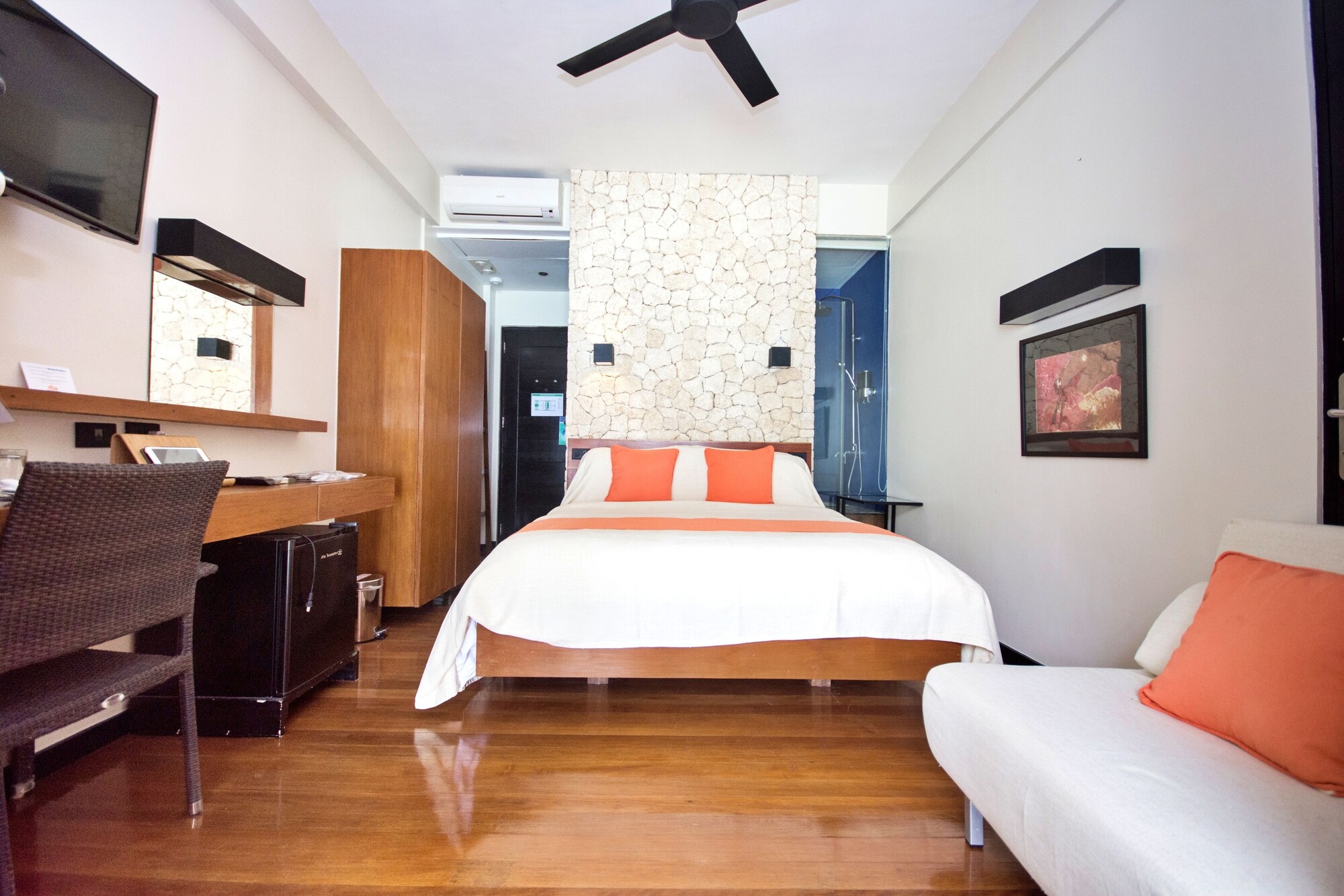 Penthouse, Queen Bed, Beach Side, City View