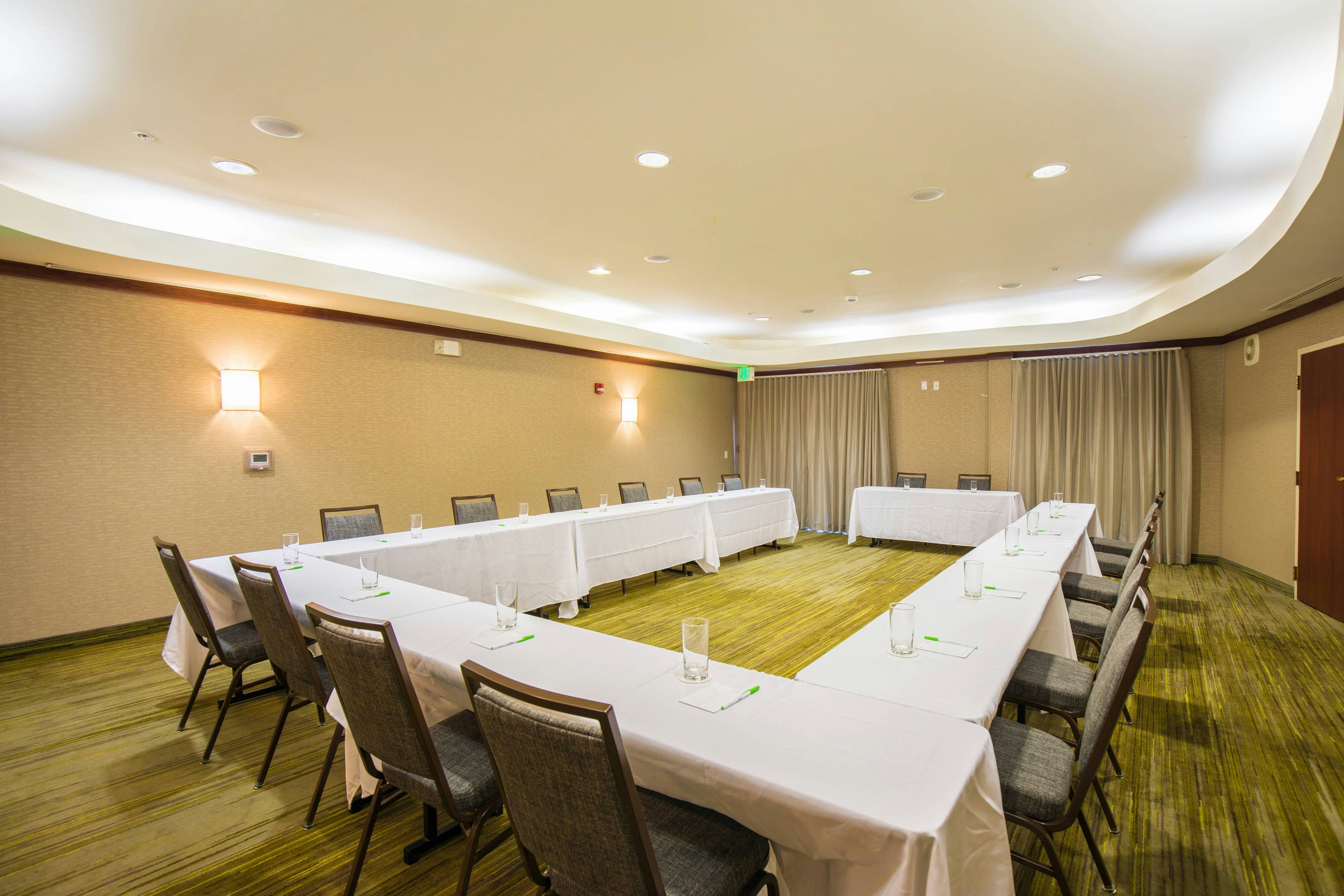 Courtyard by Marriott Merced 15/18