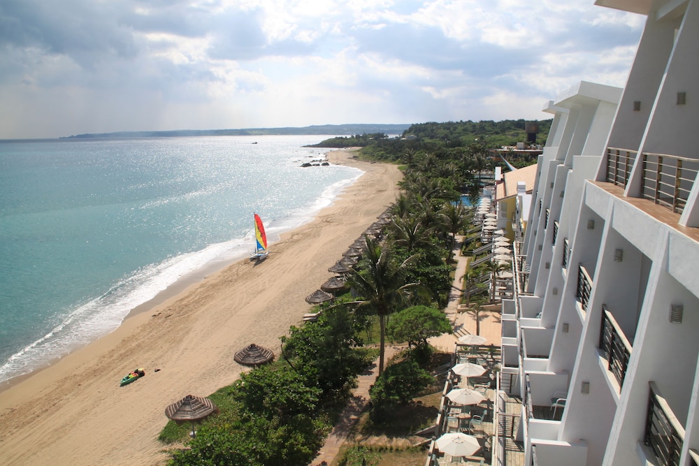 Chateau Beach Resort 68/78