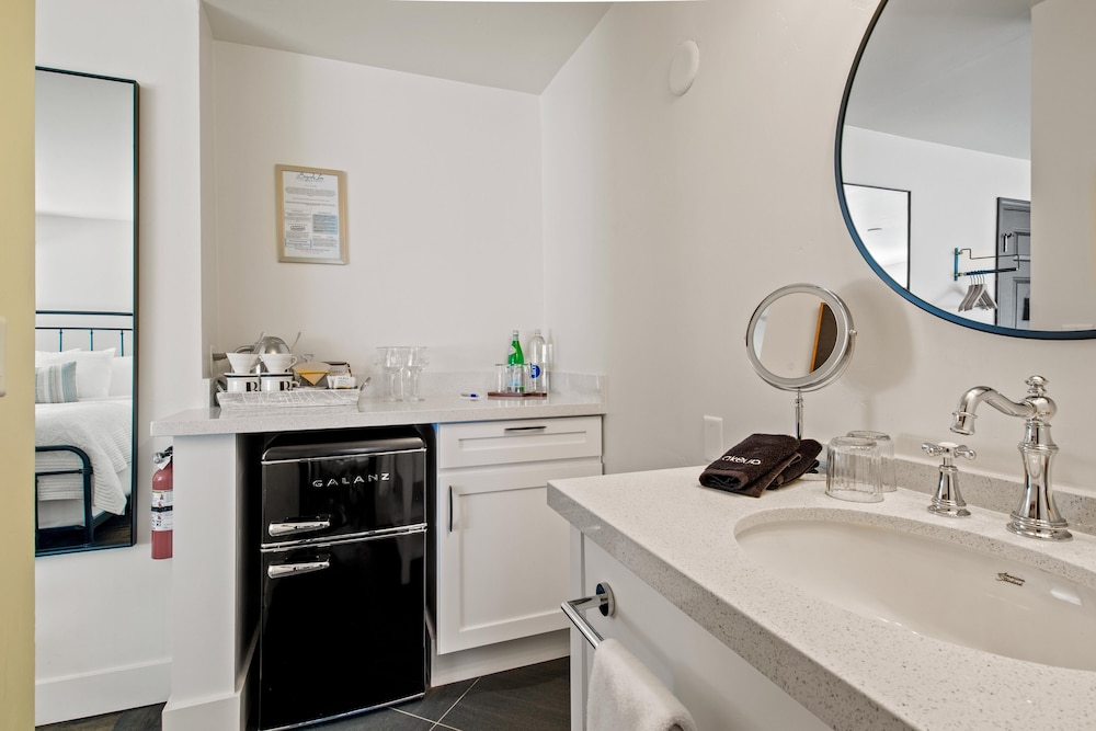 Bespoke Inn Flagstaff 48/50