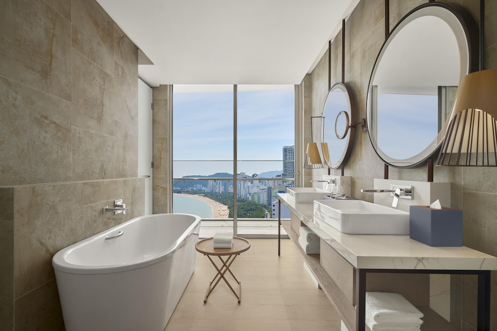 Hyatt Regency Nha Trang 50/50