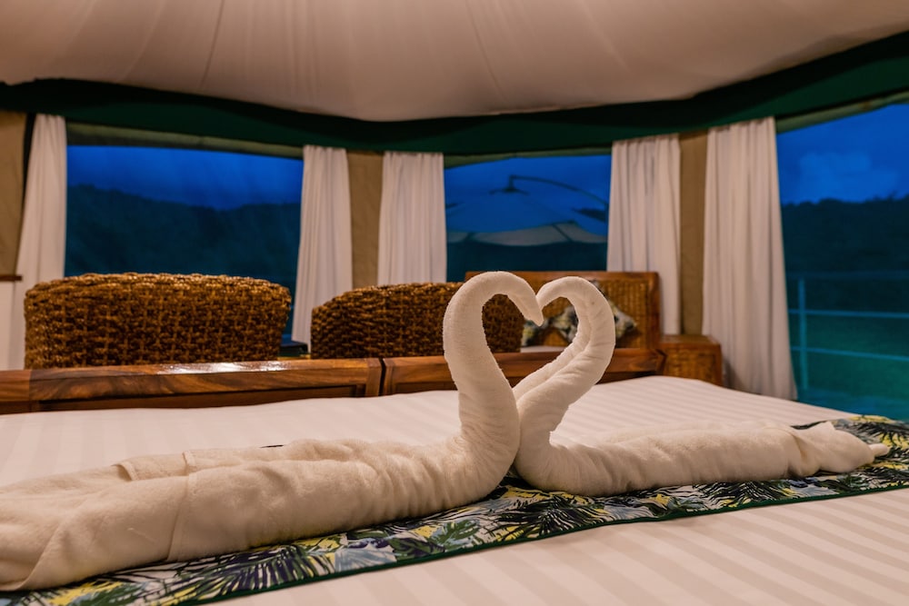 4 Rivers Floating Lodge 7/50