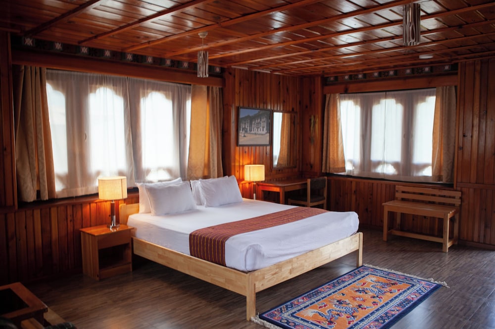 HOTEL OLATHANG 10/43