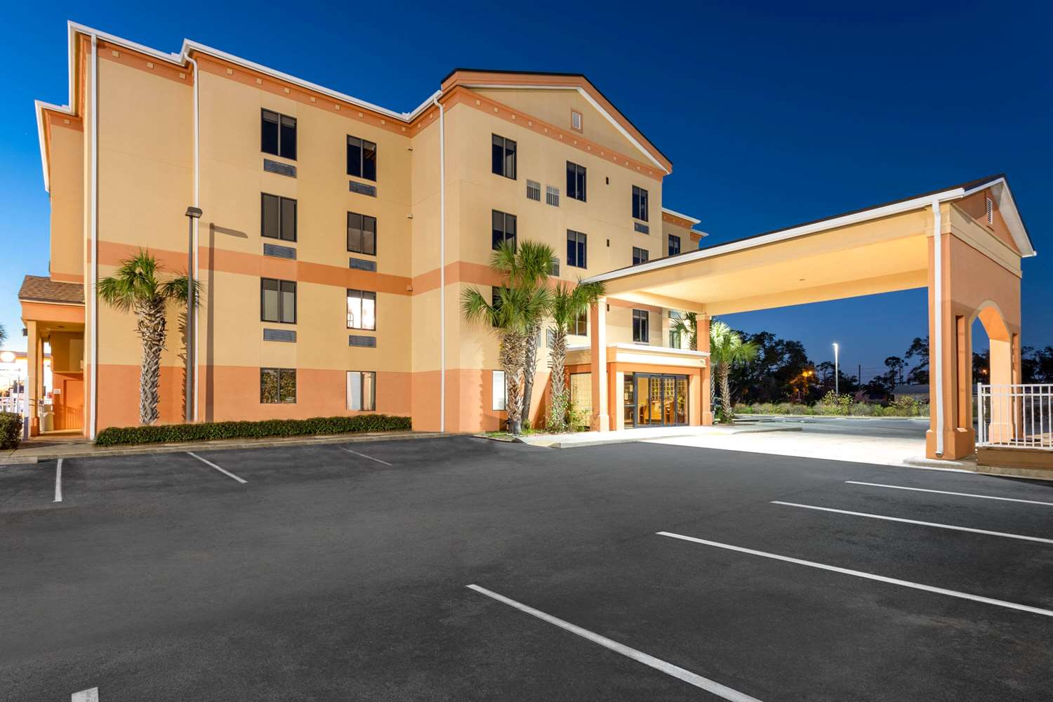 Ramada by Wyndham Panama City 45/51
