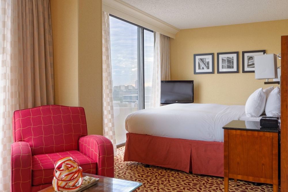 غرفة بسرير كينج لذوي الإعاقة، Houston Marriott Uptown by the Galleria 2/7