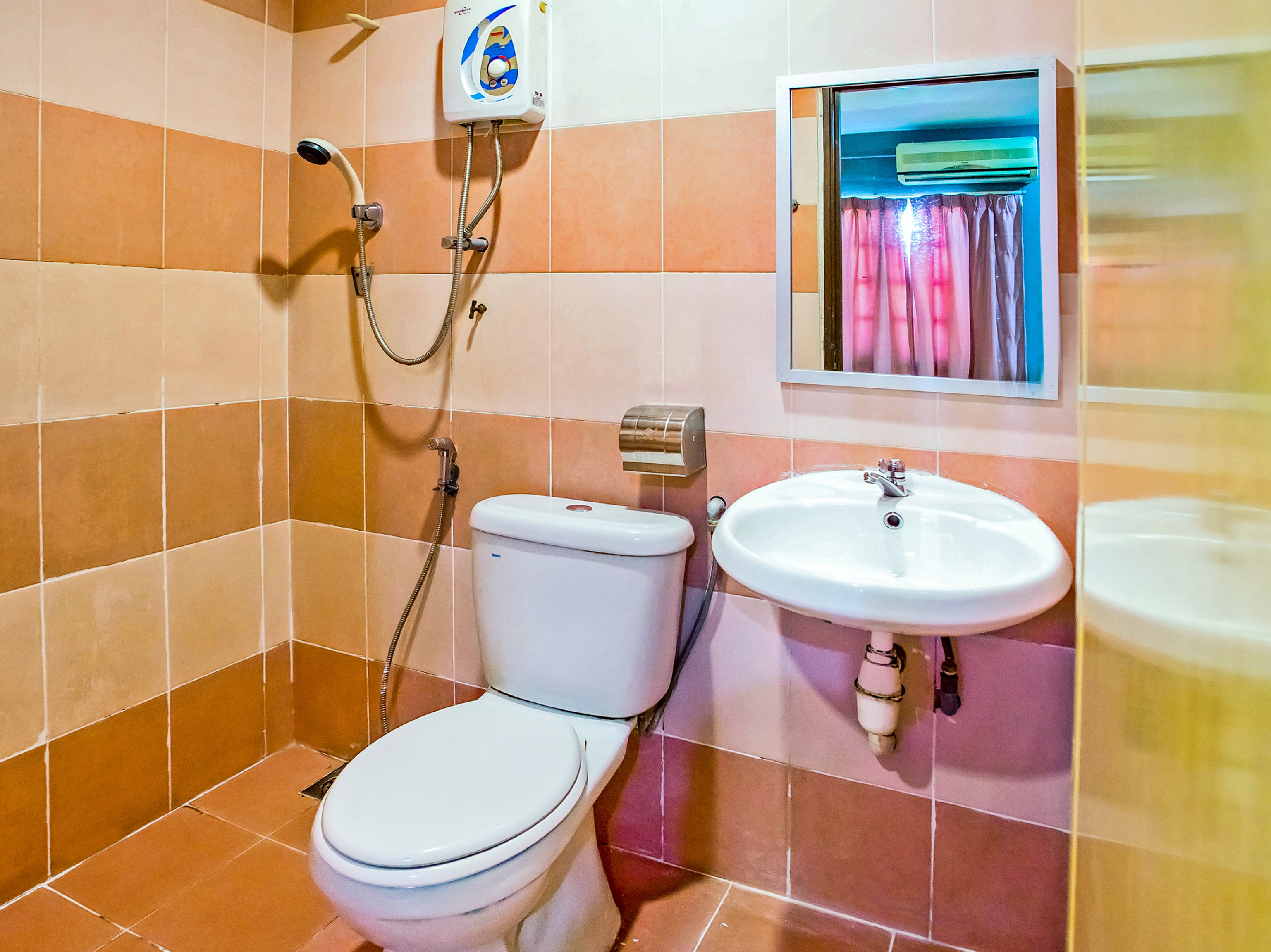 Alor Boutique Hotel 48/52
