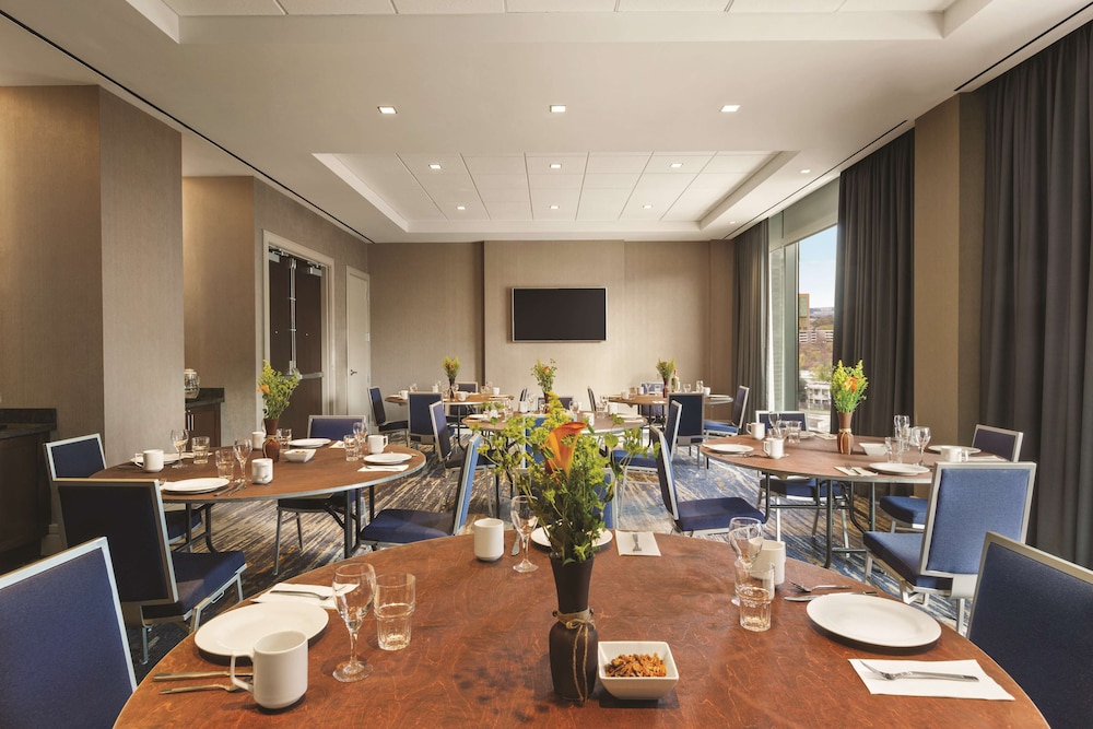 HOMEWOOD SUITES BY HILTON WASHINGTON DC CAPITOL-NAVY YARD 63/76