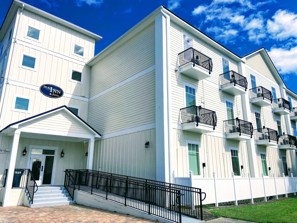 30 A Suites 8/79