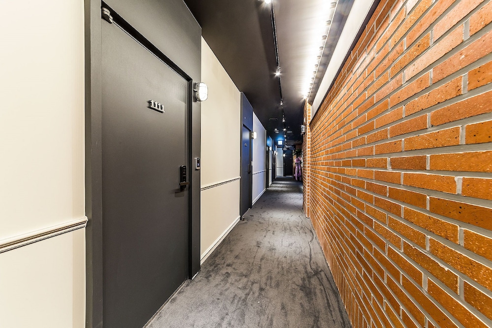 H Avenue 18/50