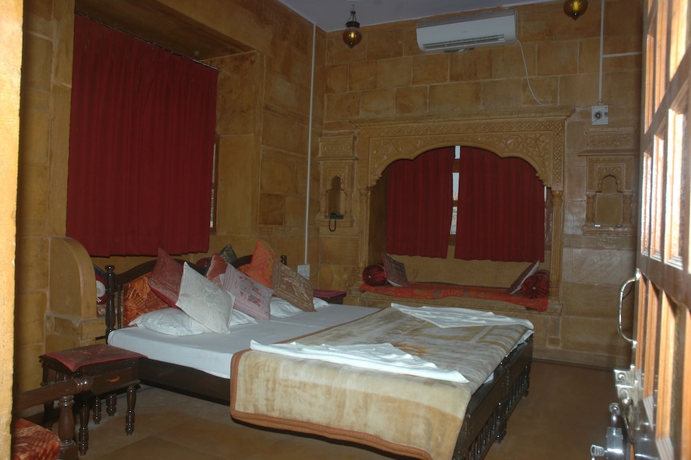 Gorakh Haveli 12/30