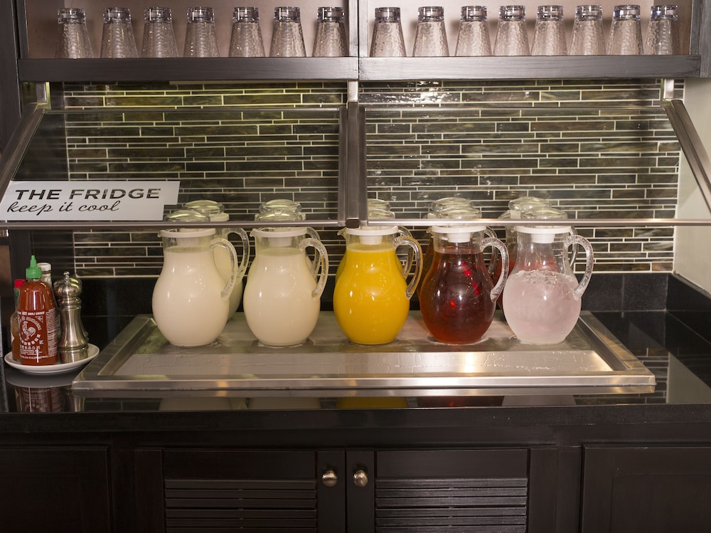 Hyatt Place Dallas/Plano 12/28