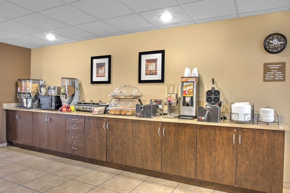 Microtel Inn And Suites By Wyndham Harrisonburg 2/29