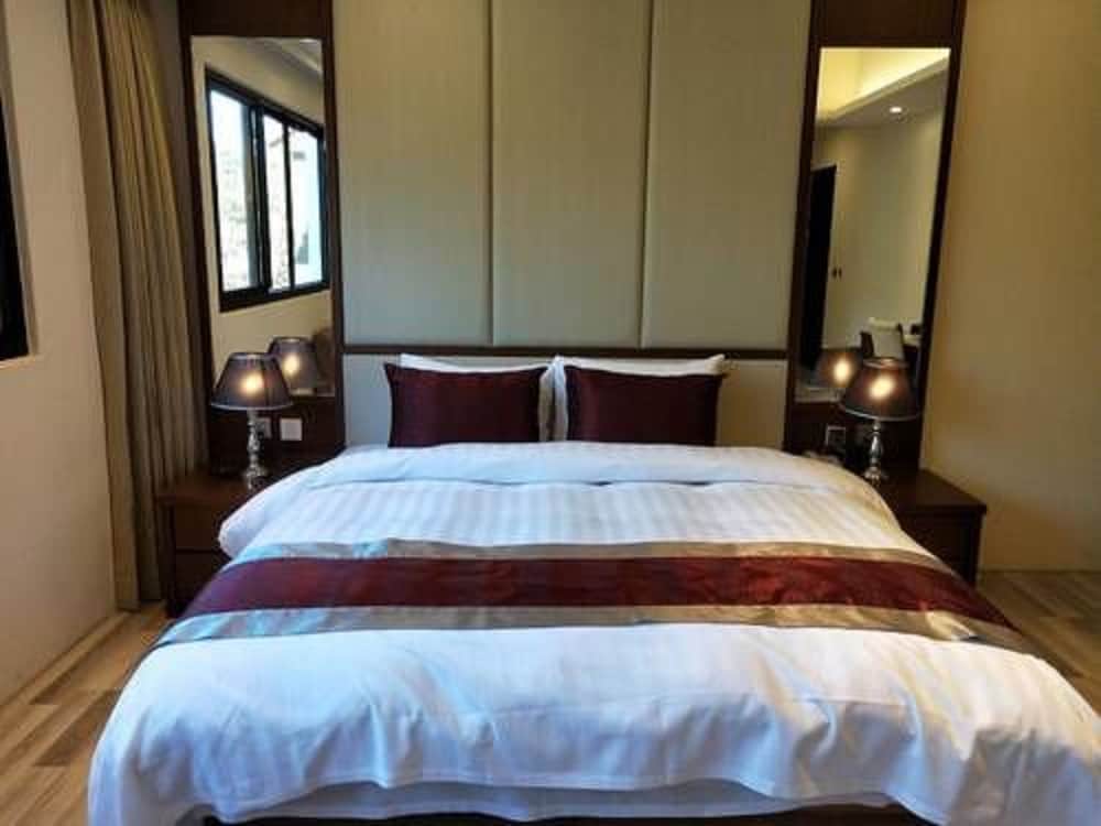 Huaman Hot Spring Villa 30/68