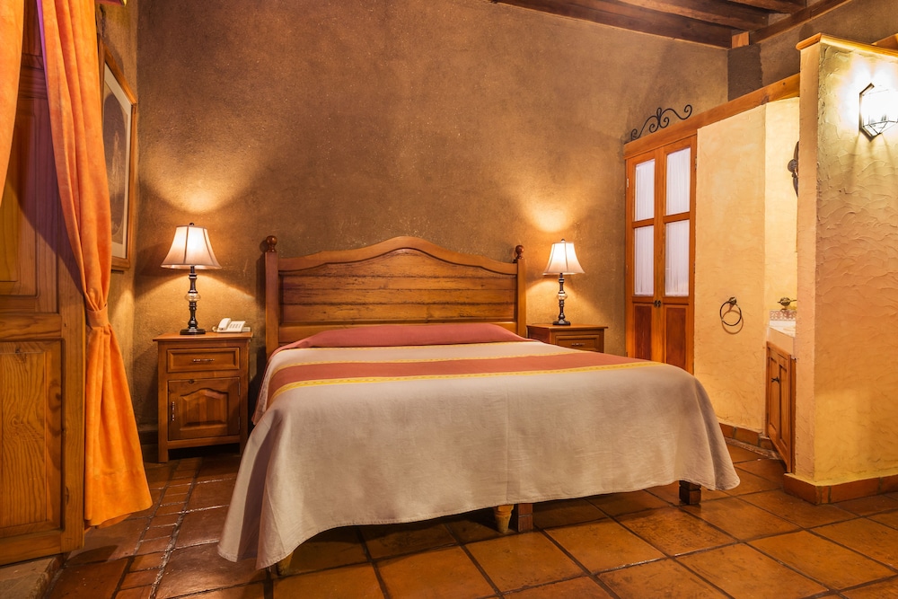 Hotel Casa del Refugio 24/54