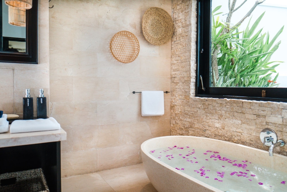 Batu Karang Lembongan Resort and Spa 85/85