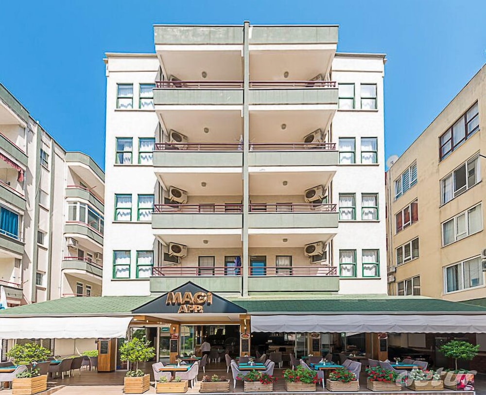 Magi Apartments 7/50