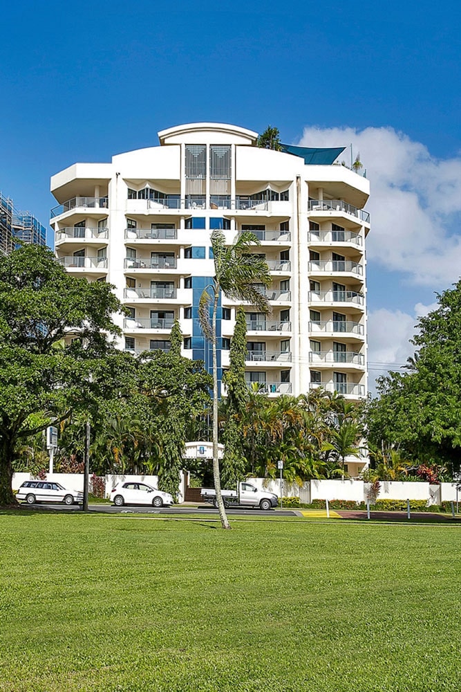 181 The Esplanade 64/68